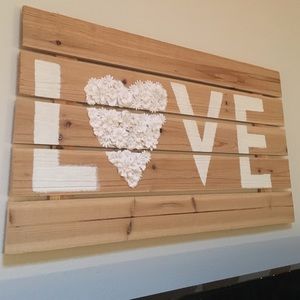 Pallet style "Love" wall decor